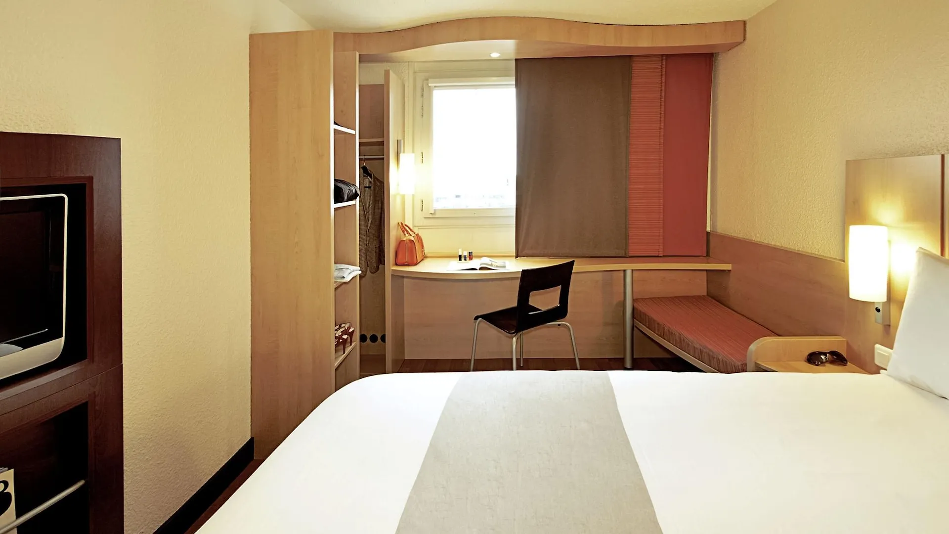 Ibis Paris Porte D'Orleans Montrouge 3*,  França