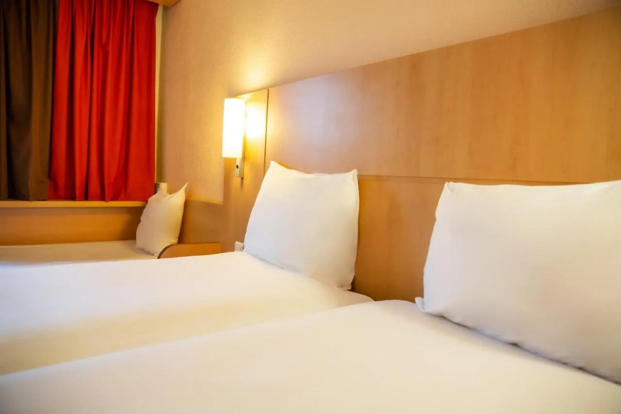 Ibis Paris Porte D'Orleans Montrouge Hotel