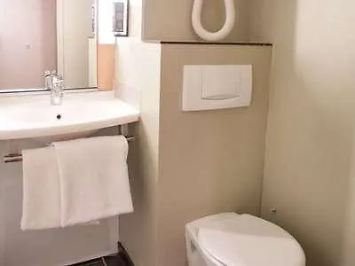 *** Hotel Ibis Paris Porte D'Orleans Montrouge França